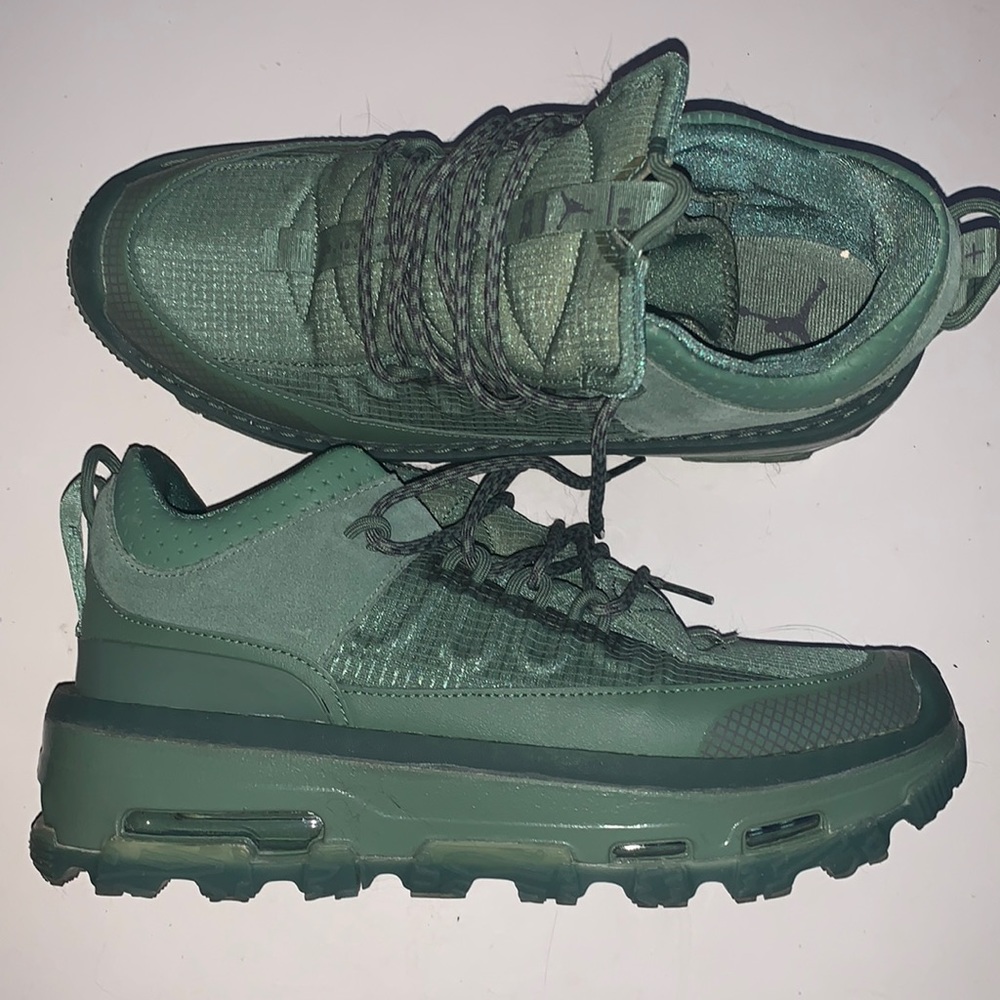 Jordan Air Mae in Green